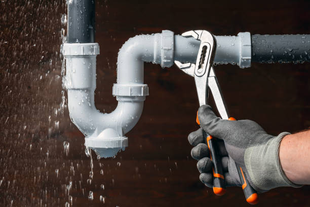 Professional Gas Line Repair technician working in Wayne, MI